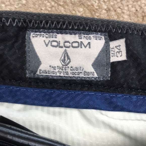 Dark grey Volcom shorts - Picture 3 of 3